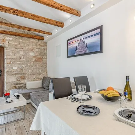 Val Apartment Pula